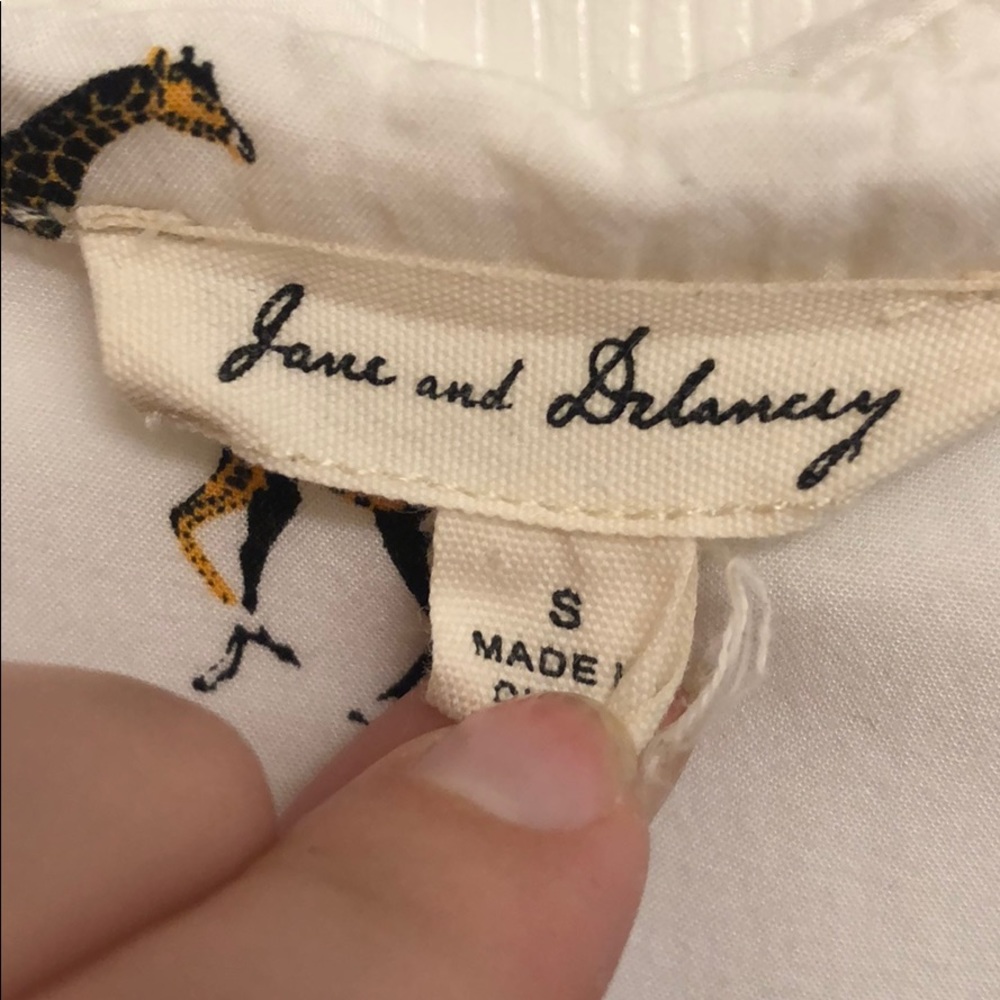 Giraffe Button up - Picture 4 of 4